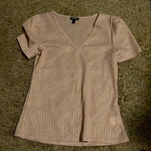 Short sleeve v neck shirt